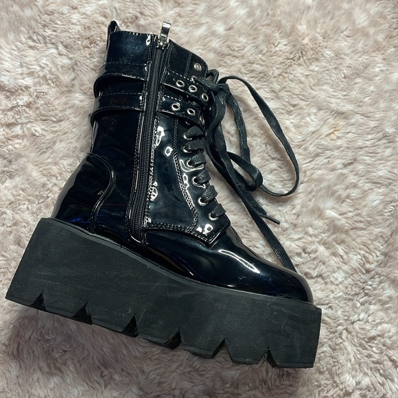 boots - Picture 5 of 5